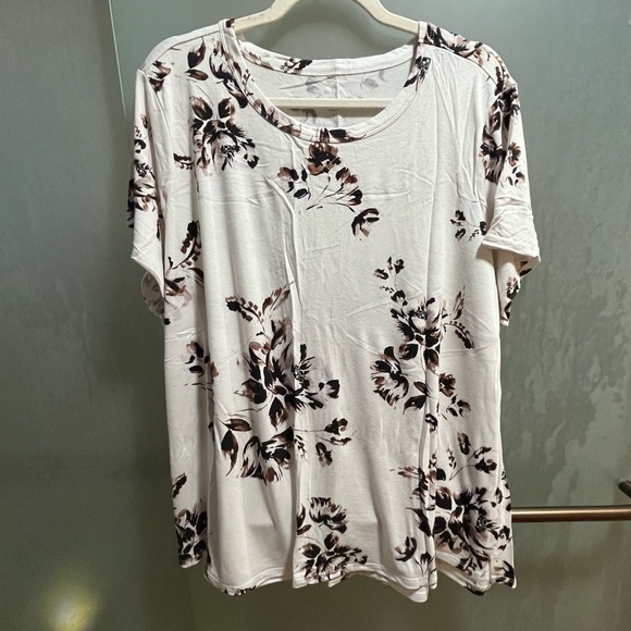 Maurices plus size 2X tee - Picture 1 of 3